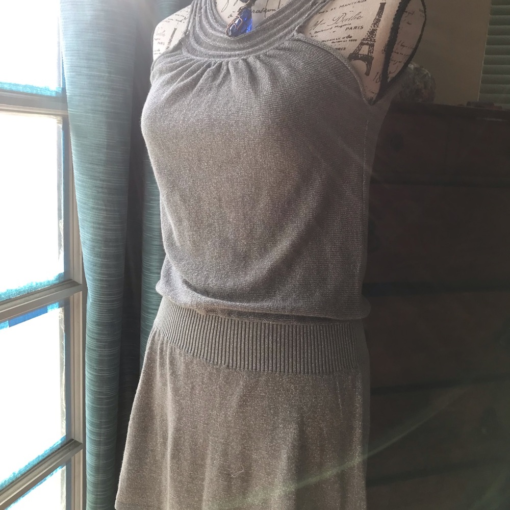 Sleeveless sweater mini dress